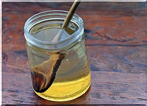 Drink with water and honey 