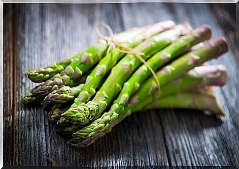 foods that can cause bad body odor: asparagus