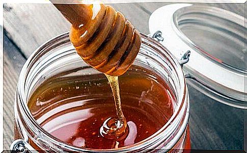 Honey is effective against constipation.