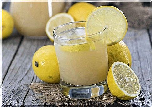 The best fruits to treat fatty liver: Lemon juice