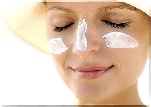 Sunscreen for the treatment of melasma